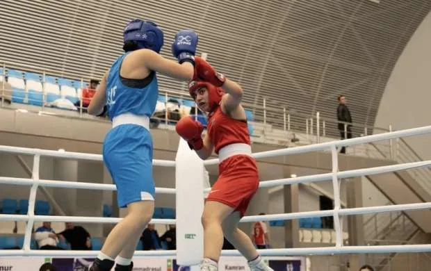 Azərbaycan çempionatı: Oğlan boksçular arasında yarımfinalçılar, qızlarda finalçılar müəyyənləşdi 