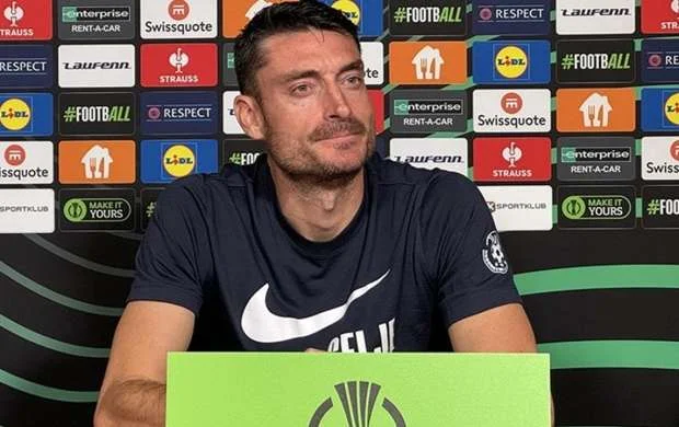 "Ayntraxt"ın yeni məşqçisindən şok cəzalar: Albert Riera nizam-intizamı bərpa edir 