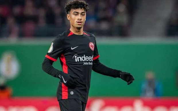 "Ayntraxt Frankfurt"un ulduzu nəhənglərin hədəfindədir 