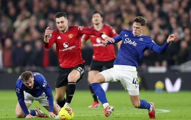 "Everton" "qara zolaq"dan çıxa bilmir 