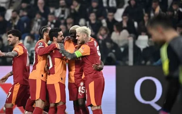 "Qalatasaray" Turində "öldü, öldü, dirildi" - VİDEO 