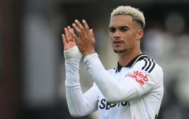 Robinson “Liverpul”a keçməyə yaxındır 