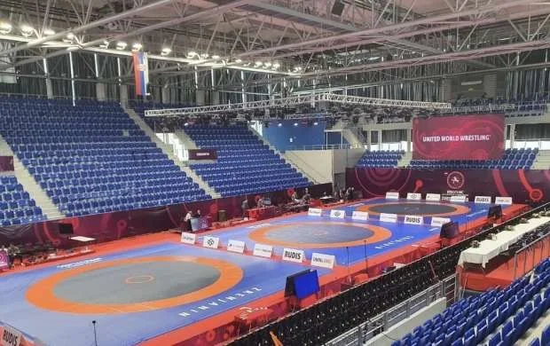 Azərbaycanın daha iki güləşçisi Avropa çempionatında finala yüksəldi 