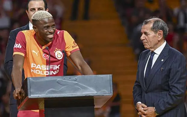 Osimhen "Liverpul"la oyuna görə mükafatın artırılmasını tələb etdi, "Qalatasaray" prezidenti dərhal razılaşdı - MƏBLƏĞ 