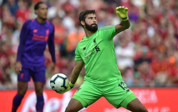 "Liverpul" qapıçısı ilə müqavilə yenilədi 