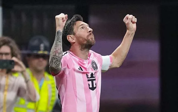 Messi "900"-ə çatdı, Ronaldunu qabqladı 