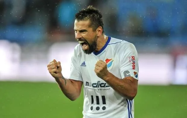 Əfsanəvi Milan Baroş yenidən yaşıl meydana dönür - 6 il sonra 