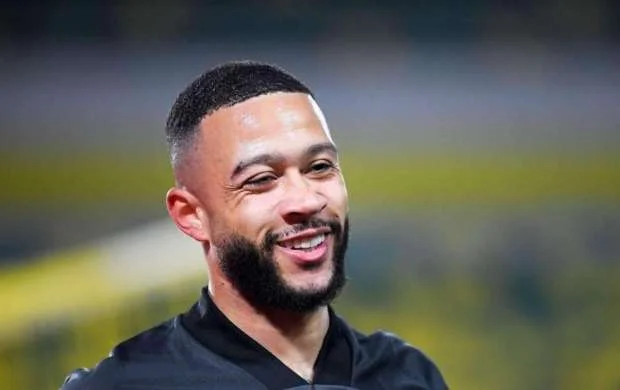 Depay uzun müddətə sıradan çıxdı 
