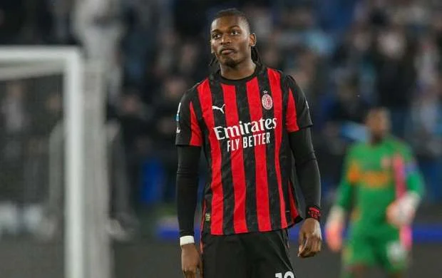 "Milan" ulduz futbolçusu ilə danışıqları dayandırdı 