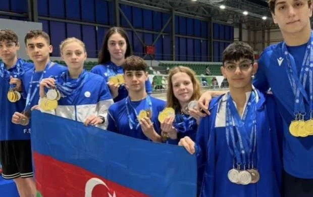 Azərbaycan üzgüçüləri Gürcüstanda 47 medal qazanıblar 
