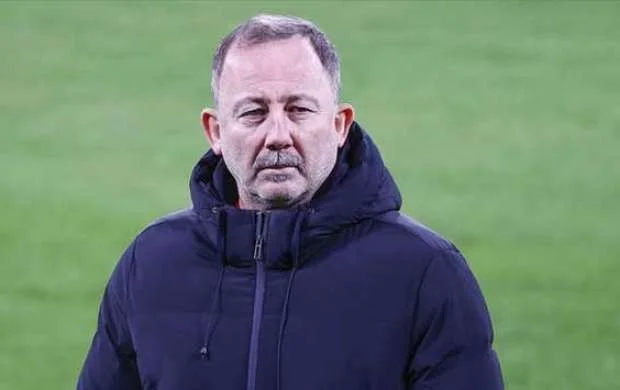 Sərgən Yalçın Levandovskinin transferinə "yox" dedi 