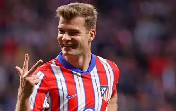 "Milan" hücumçu axtarışında: Vlahoviç və Levandovski bahadırsa, hədəf Sörlotdur 