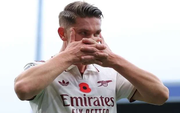 "Arsenal" rəhbərliyi Dyökereşlə bağlı qərarını verdi 