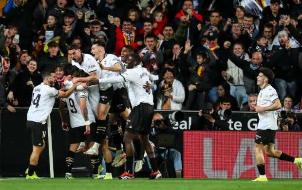 "Real Madrid" "Arsenal"lı oyunçunun qardaşını hədəfə aldı 