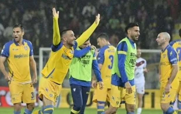"Frozinone" yenidən elitada 