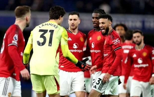 "Mançester Yunayted" bu yay azı 5 futbolçu alacaq 
