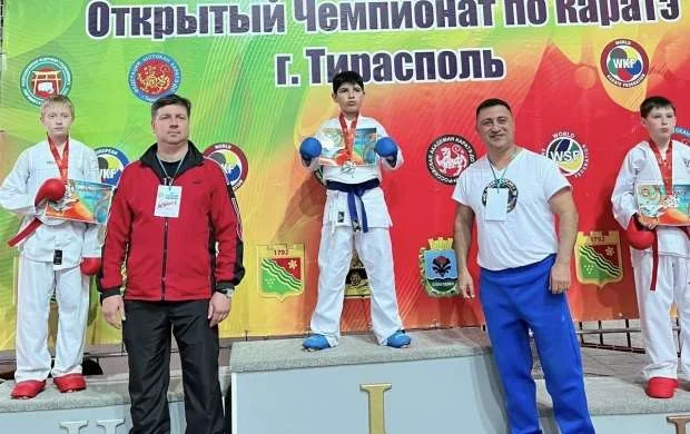 Azərbaycan karateçiləri Moldovada keçirilən beynəlxalq turnirdə 11 medal qazanıblar 