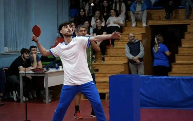 Azərbaycanın stolüstü tennisçisi adını "Ginnesin Rekordlar Kitabı"na yazdırdı 