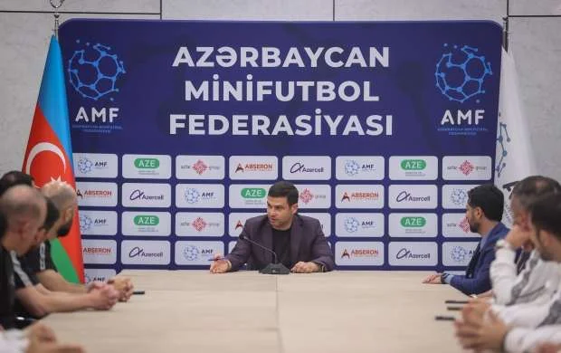 Azərbaycan Minifutbol Federasiyası prezidenti millinin üzvləri ilə görüşüb 