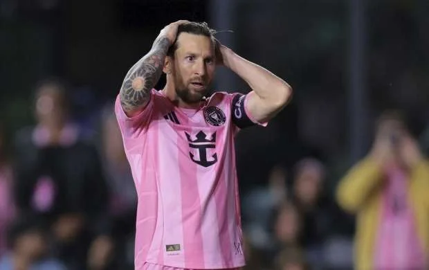 Argentinalılar təşvişdə: Messi zədələndi 