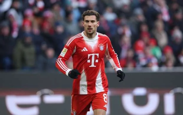 "Bayern Münhen" yarımmüdafiəçisi ilə vidalaşdı 
