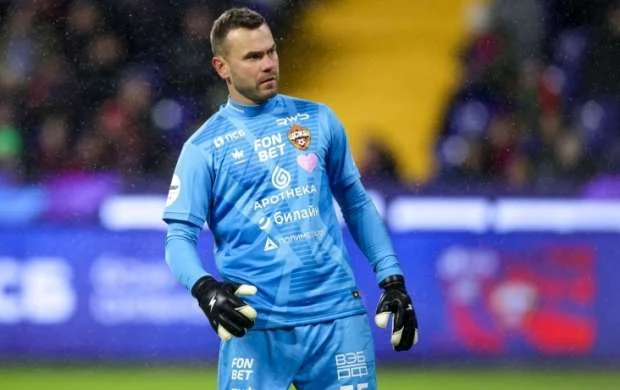 İqor Akinfeyev yeni müqaviləyə imza atdı 