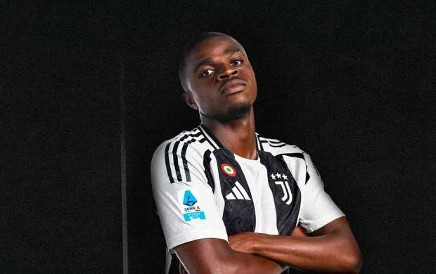 "Mançester Yunayted" Pyer Kalulunun transferi üçün hərəkətə keçdi 