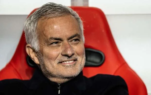Mourinyunun "Benfika"dakı xələfi bilindi 