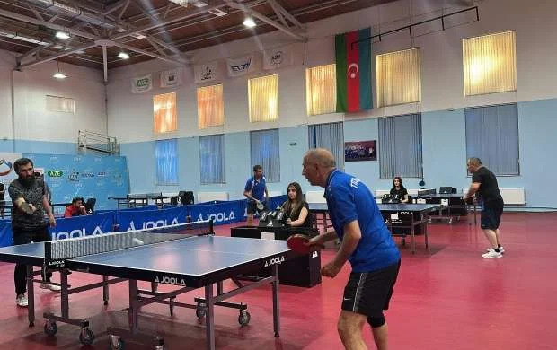Veteran stolüstü tennisçilərin Azərbaycan çempionatı keçirilir 