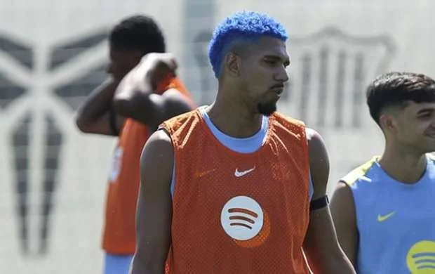 Ronald Arauxo Uruqvay millisinin düşərgəsini tərk edərək Barselonaya qayıtdı 