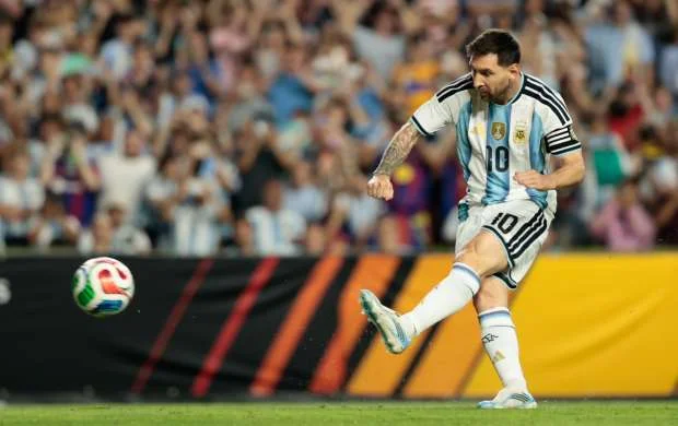 Messi yenidən DÇ-nin qalibi olmaq şanslarını dəyərləndirdi 
