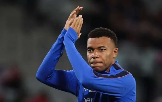 Mbappe Messini geridə qoydu 