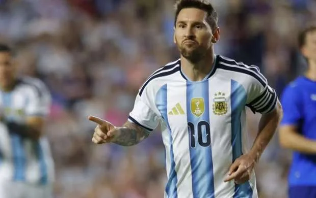 Ronaldonu geridə qoyan, rekordçuya çatan Messi DÇ-dəki het-trikdən sonra belə danışdı 