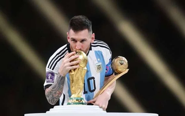 Şəhriyar Del Gerani yazır: "Messi - "Tanrının özü!" 