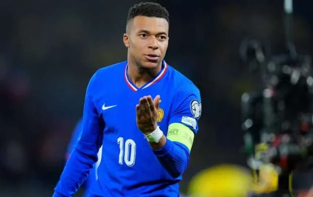 "Belə şeylər barədə karyeramı bitirəndən sonra düşünəcəyəm" - Rekordçunu "taxtdan salan" Mbappe 