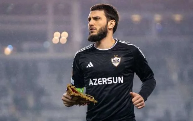 "Qarabağ" Bədavi ilə müqavilə yenilədi 