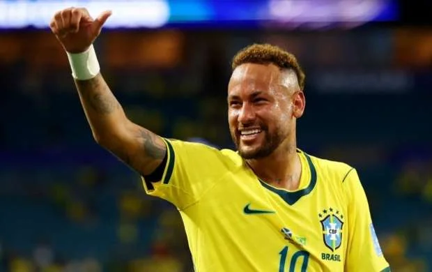 Neymar Pelenin rekordunu təkrarladı 