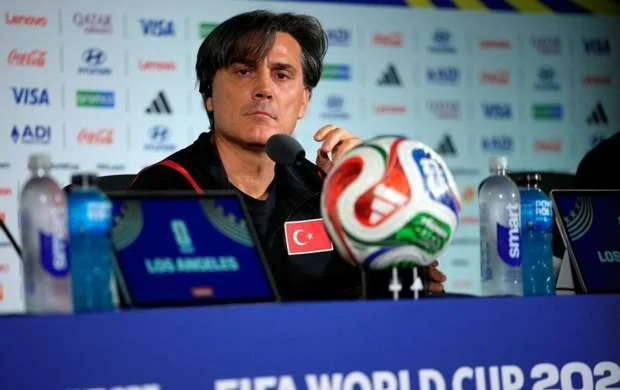 "Bu komanda buna layiq deyildi" - Türkiyə millisinin baş məşqçisi 