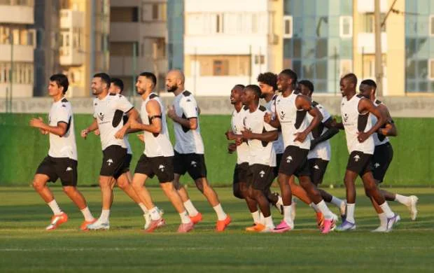 "Neftçi" Sloveniyaya 27 futbolçu ilə yollandı - Adlar 