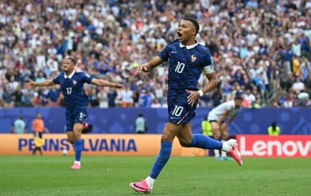 Kilian Mbappe Messiyə çatdı 