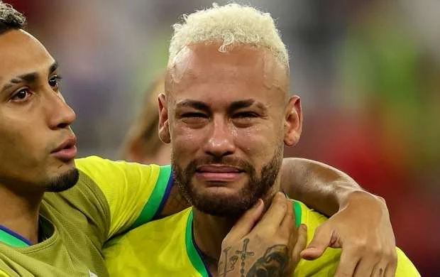 Neymar 16 illik Braziliya karyerasına nöqtə qoydu 