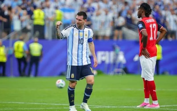 Messi qol rekordunu qırdığı Klozeyə nə vəd edib? - Açıqladı 