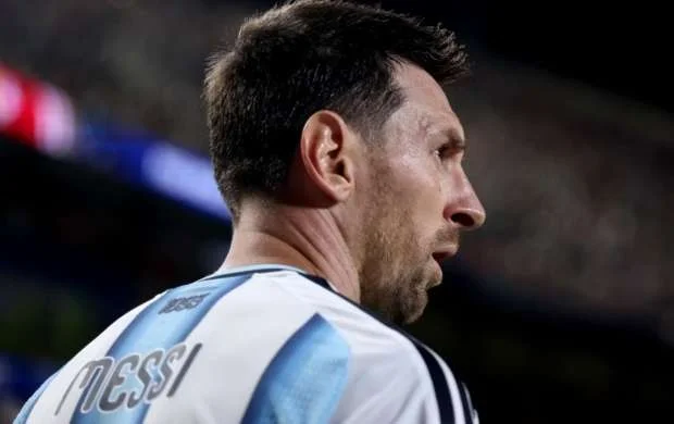 Messi DÇ-lər tarixində bunu bacaran ilk oyunçudur 