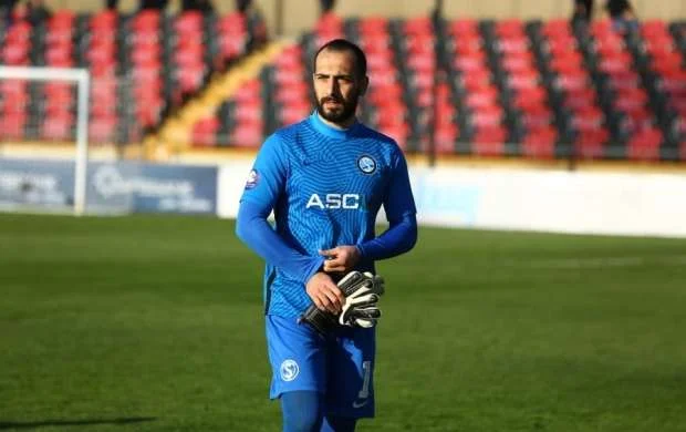 Qapıçı Rəşad Əzizli yenidən Premyer Liqada 