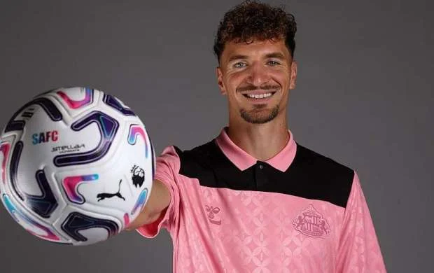 Tomas Mönye İngiltərə klubunda 
