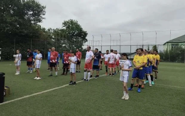 Qusarda jurnalistlər arasında minifutbol turniri start götürüb 