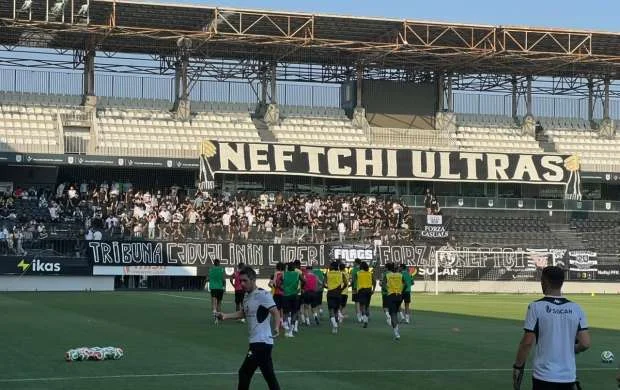 “Neftçi” açıq məşq keçirdi, azarkeşlər "coşdu" 