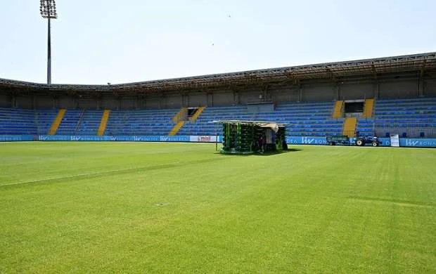 “Liv Bona Dea Arena”da ot örtüyü yenilənir - FOTOLAR 