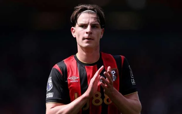 "Çelsi" Aleks Skot transferində israrlıdır 
