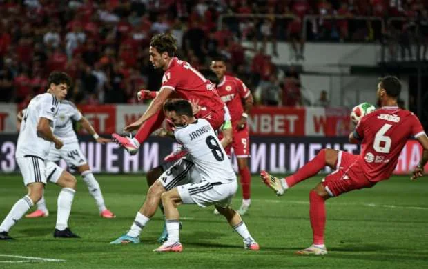 "Rəqib nə özü oynayırdı, nə də "Qarabağ"a oynamaq imkanı verirdi" - Aslan Kərimov 